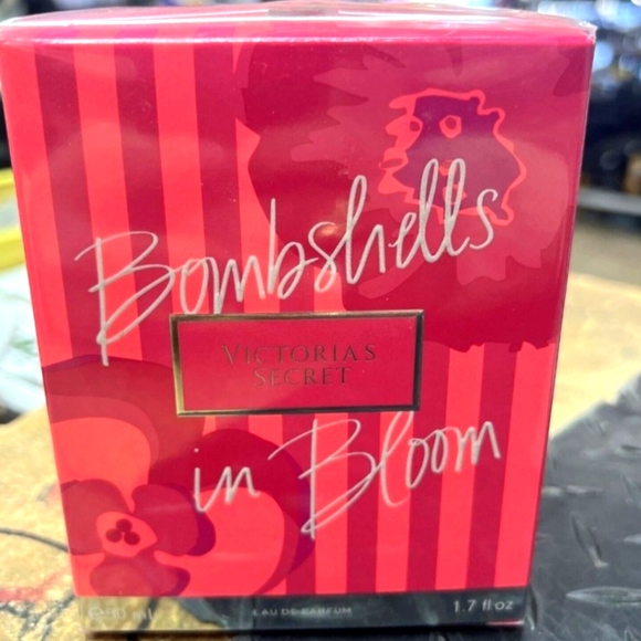 Victoria's Secret Other - VS BOMBSHELLS IN BLOOM